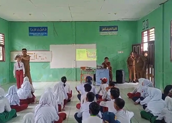 Kadis Pendidikan Sarolangun Tinjau Pelaksanaan MPLS, Tegaskan Tak Boleh Ada Perpeloncoan