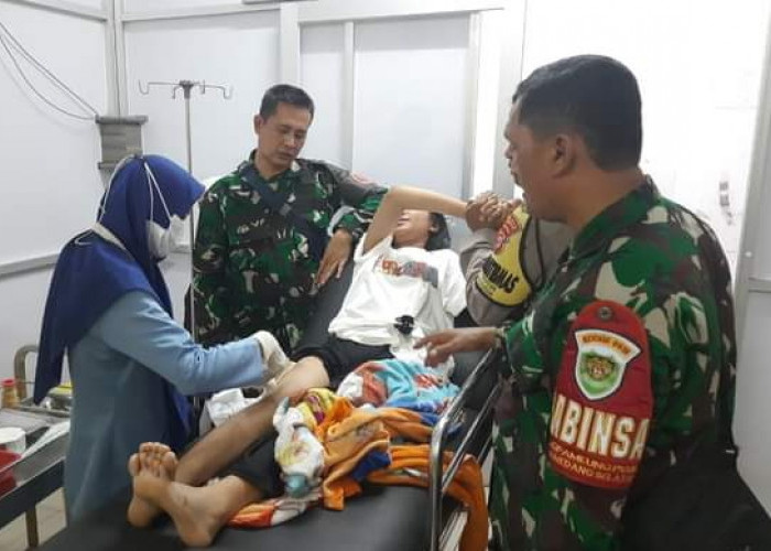 TNI Dirikan Posko Kesehatan Tangani Korban Gempa Sumedang