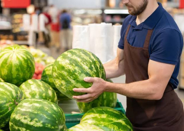Anti Zonk! Ini Cara Memilih Semangka yang Manis dan Segar