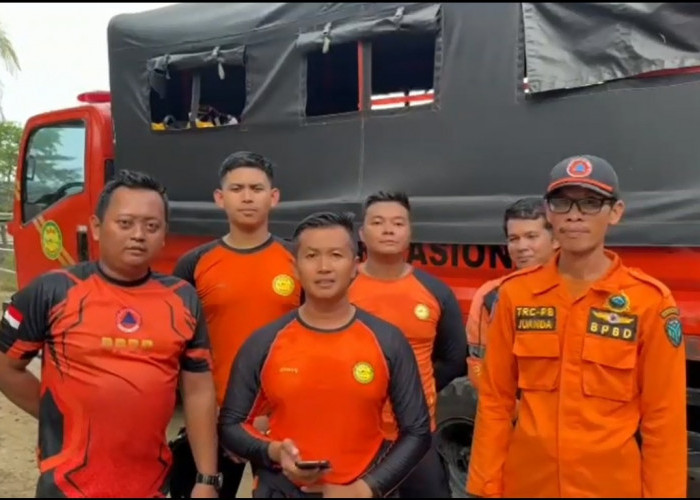 Mobil Travel Padang–Jambi Masuk Sungai Batanghari, Satu Penumpang Meninggal Dunia