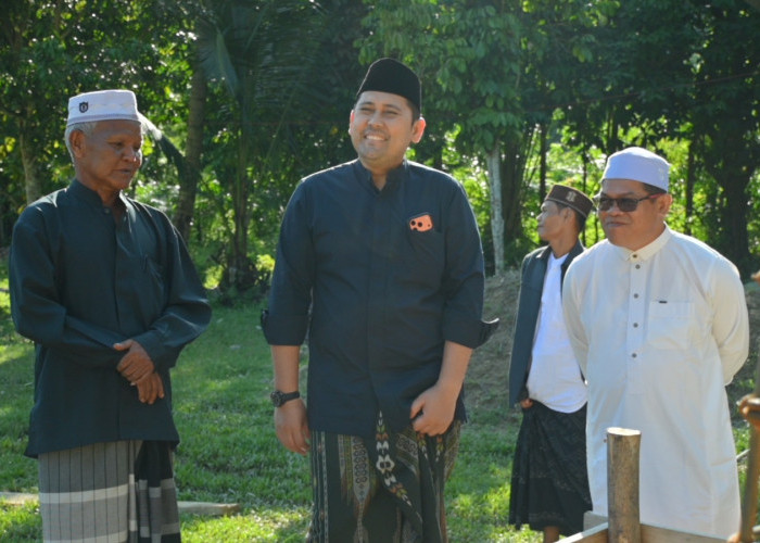 Iduladha 1447 H, Bupati M. Syukur Salurkan Enam Ekor Sapi Kurban
