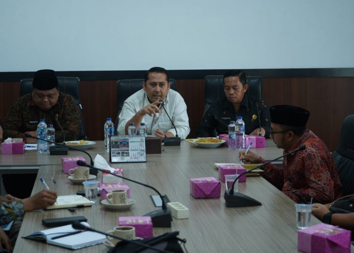 Rapat Harga TBS, Bupati M. Syukur Semprot Perusahaan Sawit: Ini Preseden Buruk