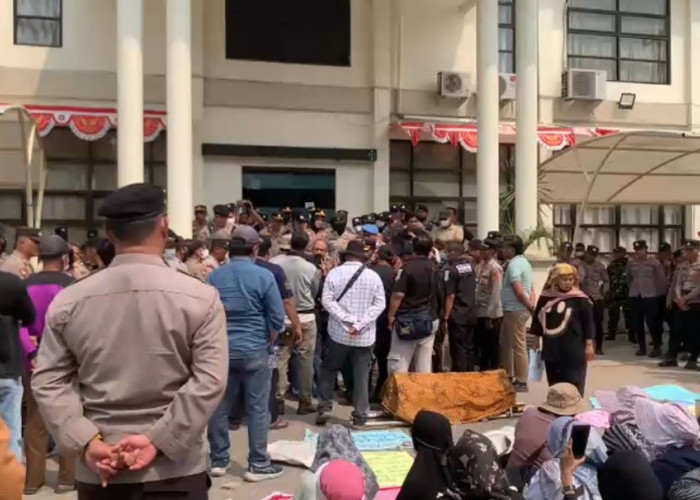 Warga Kembali Geruduk Kantor ATR/BPN Kota Jambi, Minta Sertifikat Tanah Dibuka Blokir