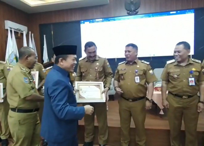 Gubernur Al Haris Beri Penghargaan dan Sanksi kepada OPD Hasil Evaluasi SAKIP 2026