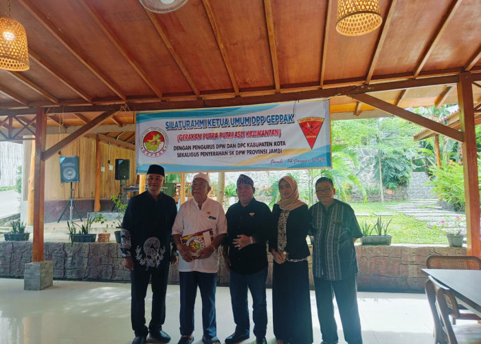 Ketua Umum DPP GEPPAK Serahkan SK DPW Jambi, Dorong Pelestarian Budaya  Banjar
