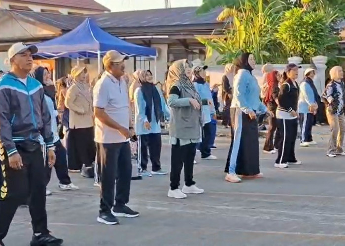 Pemkab Tanjab Barat Gelar Senam Bersama dan Nobar Piala Dunia 2026 di Alun-Alun Kuala Tungkal  