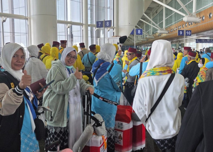 Jemaah Haji Kloter BTH 13 Jambi Tiba di Madinah, Ungkap Rasa Syukur dan Kebahagiaan