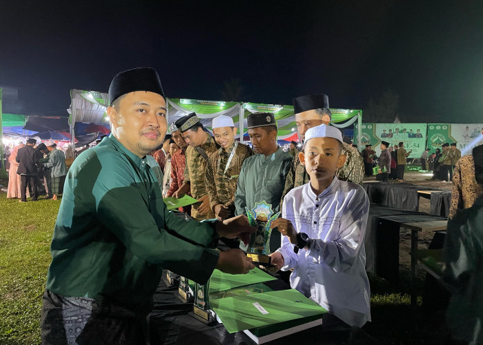 Ketua DPRD Batang Hari Hadiri Penutupan MTQ ke - 54 Tingkat Kabupaten