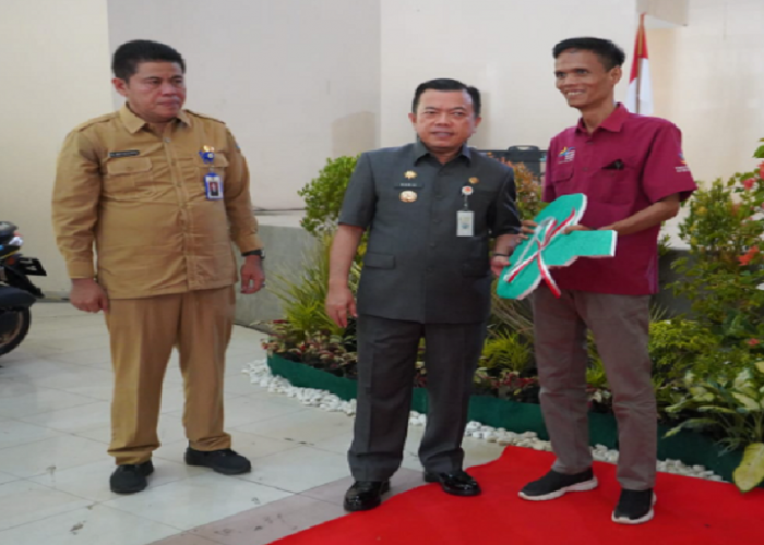 Gubernur Al Haris Serahkan Motor Operasional Kepada Koordinator PKH se-Provinsi Jambi