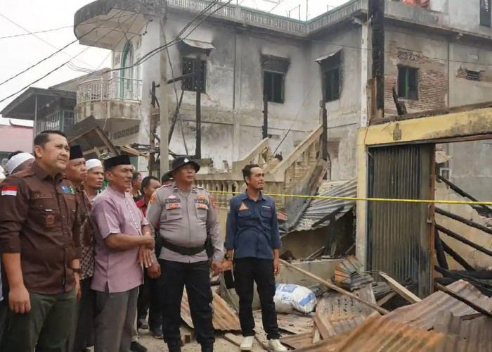 Bupati Merangin Salurkan Bantuan bagi Korban Kebakaran di Desa Tunggul Bulin