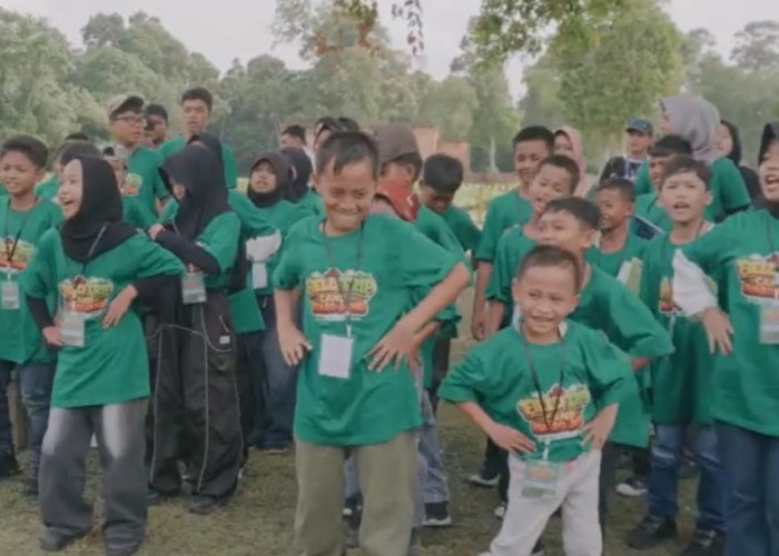 50 Pelajar Gembira Ikuti Field Trip NBT Coal Group ke Candi Muaro Jambi