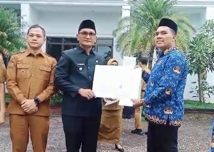 188 CPNS Sarolangun Resmi Terima SK PNS dari Bupati Hurmin
