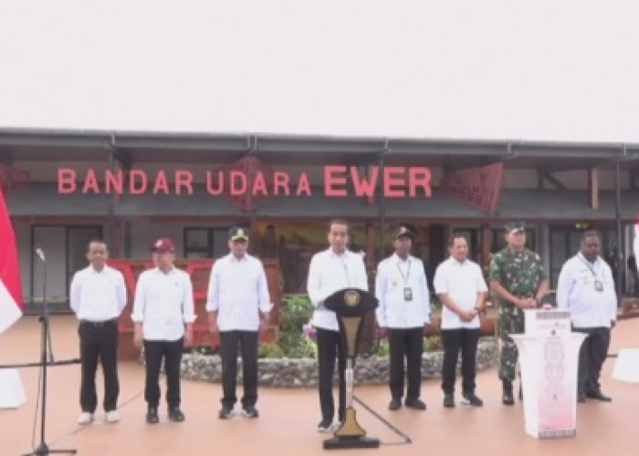 Presiden Jokowi Meresmikan Terminal Bandara Ewer di Kabupaten Asmat Papua Selatan