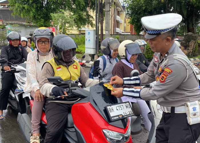 Satlantas Polresta Jambi Gencar Sosialisasikan Hotline Mudik Polri 110 Mudik Aman Keluarga Nyaman