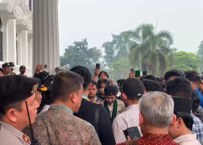 Tak Bertemu Langsung dengan Gubernur, Mahasiswa Siapkan Aksi Lanjutan 19 Oktober