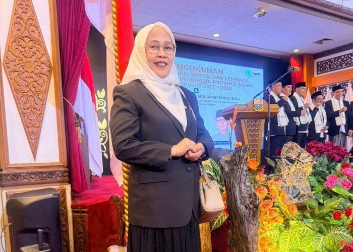 Dr.Rafidah ME Dilantik Sebagai Sekretaris Bidang Ekonomi Umat MUI Provinsi Jambi