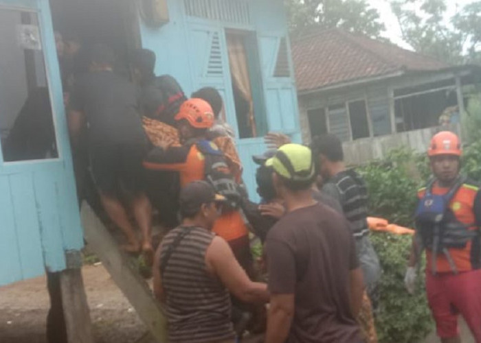 Tim SAR Temukan Korban Tersengat listrik dan Tenggelam di Sungai Batanghari