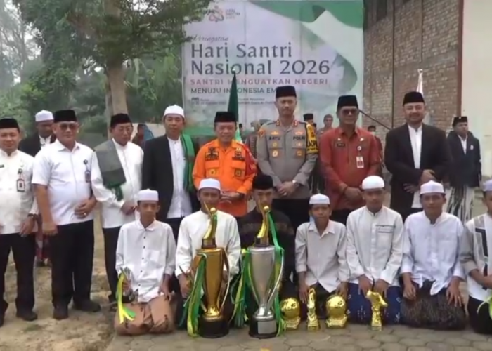 Gubernur Al Haris Tekankan Peran Penting Santri dalam Membangun Negeri