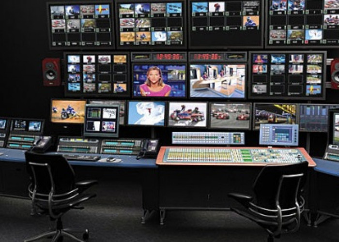 Peran Penting MCR dalam Pusat Kendali Siaran Televisi
