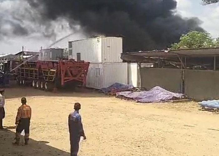 Kebakaran di Gudang Milik PT Waskita, Satu Orang Mengalami Cedera
