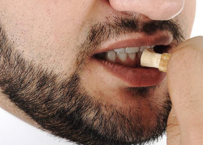 10 Khasiat Siwak, Sikat Gigi Konvensional yang Ampuh Merawat Gigi  