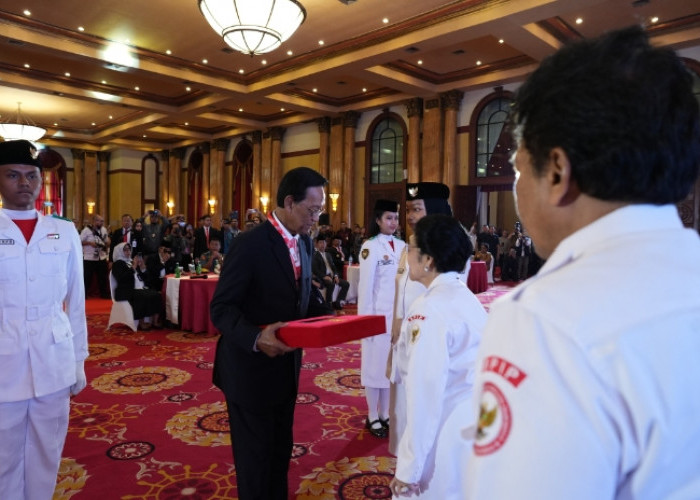 Jelang HUT Kemerdekaan Indonesia, BPIP Serahkan Duplikat Bendera Pusaka