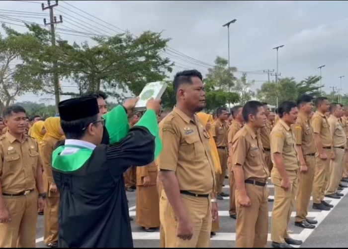 BUPATI BATANG HARI LANTIK 1.077 PESERTA PPPK TAHAP 1