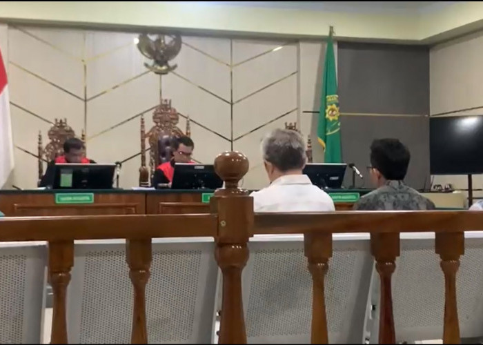 Eksepsi Tiga Terdakwa Korupsi Pengadaan Bahan Kimia PDAM Tirta Mayang Ditolak, Sidang Lanjut ke Tahap Pembukti