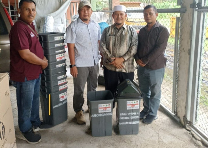 PTPN IV Regional 4 Kirim 300 Set Tong Sampah 