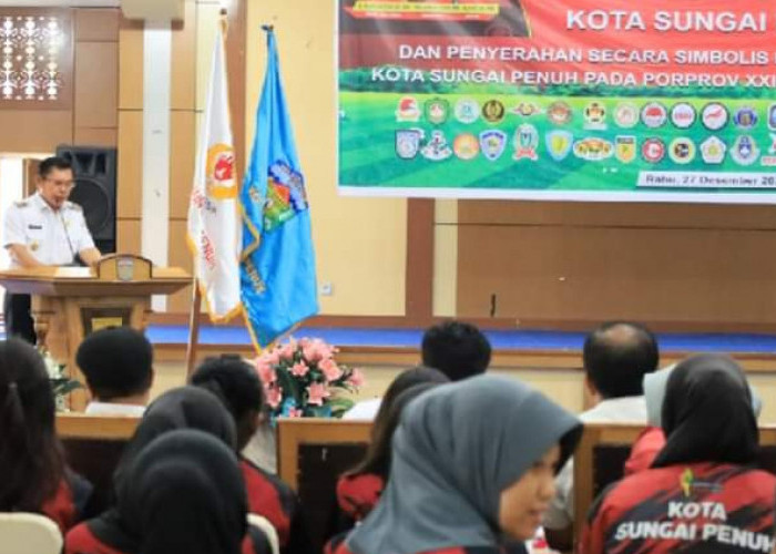 Wali Kota Sungai Penuh Ahmadi Beri Penghargaan Kepada Atlit- Atlit Berprestasi di Ajang Porprov Jambi