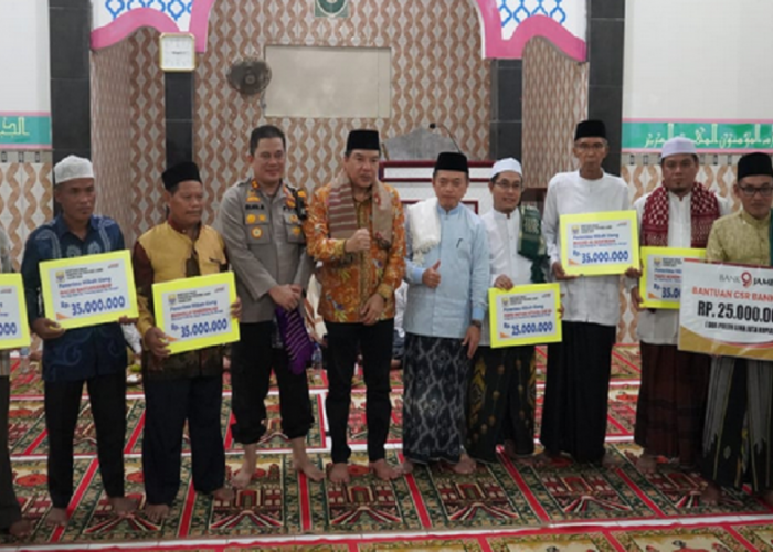 Safari Ramadan Malam ke 8, Gubernur Jambi Al Haris Singgah di Masjid Desa Meranti Merangin