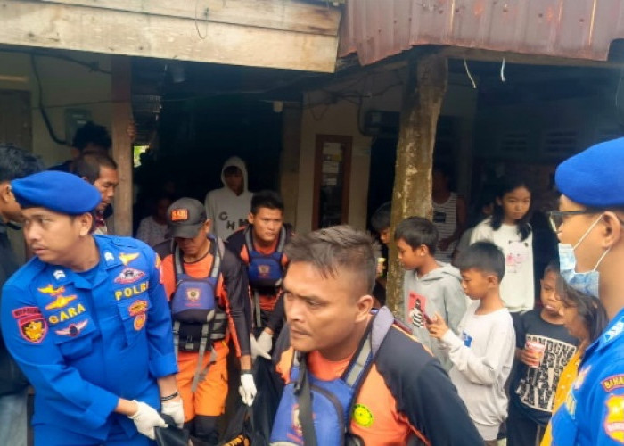 Dua Pekerja Hilang Saat Menyeberang, Tim SAR Gabungan Sisir Sungai Pengabuan