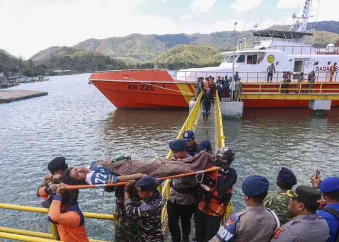 Kebakaran Kapal Putri Yasmin di Selat Lombok: 173 Penumpang Dievakuasi