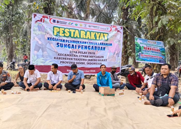 Warga Desa dan PTPN IV Regional IV Panen Ikan di Lubuk Larangan 