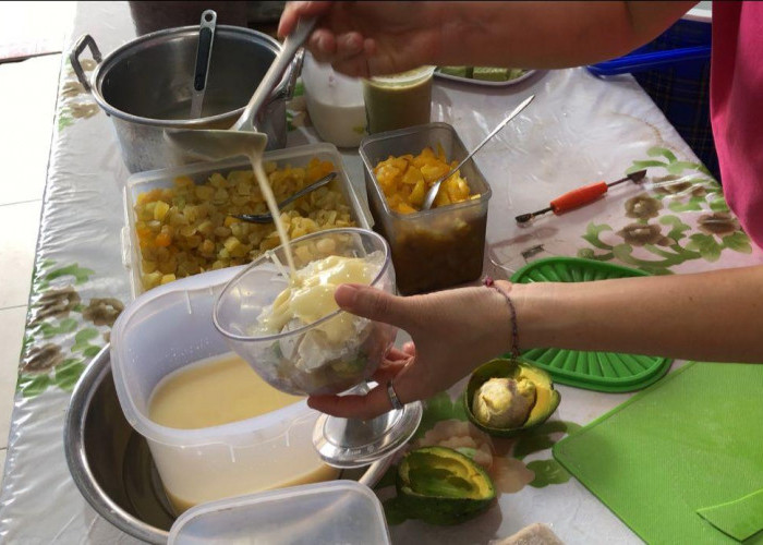 Es Buah Khas Pontianak Jadi Pilihan Takjil Ramadan, Manisan Pepaya Jadi Ciri Khas