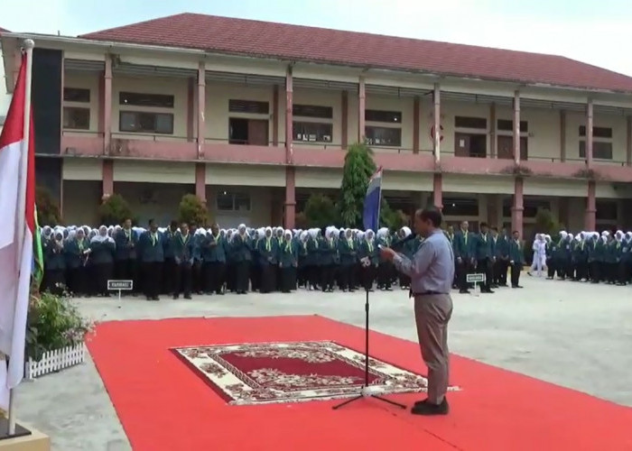 Gubernur Al Haris Bakar Semangat 3.046 Mahasiswa Baru Poltekkes Kemenkes Jambi