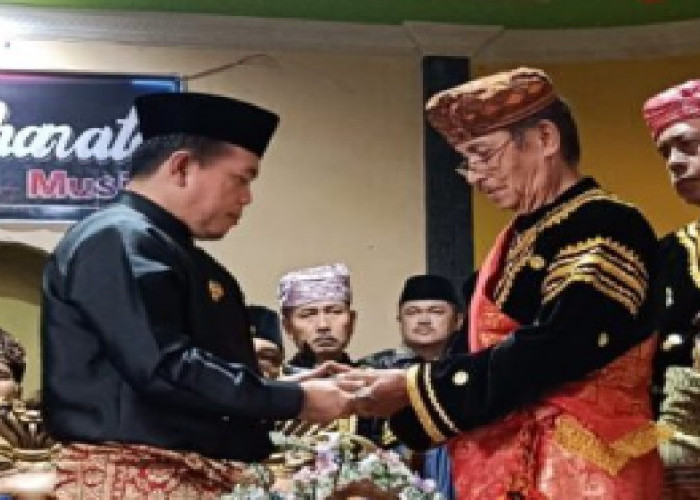 Hadiri Kenduri Adat di Kerinci, Gubernur Jambi Al Haris Disambut Hangat Keluarga Besar Lekuk 50 Tumbi Lempur