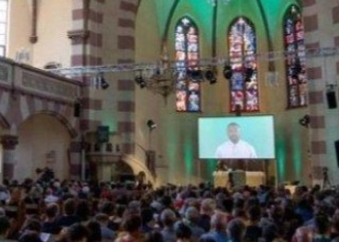 Viral, Tak Disangka Teknologi ChatGPT Memimpin Ibadah Ratusan Jemaat Gereja di Jerman