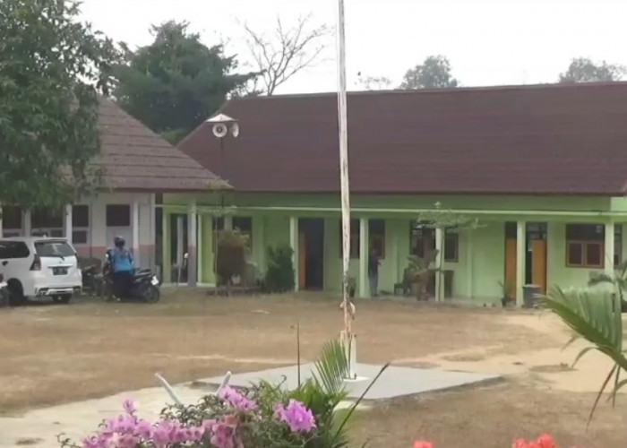 Kabut Asap Karhutla, Siswa SMA di Muaro Jambi Belajar Daring