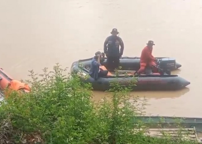 Tim gabungan masih cari bocah yang diduga tenggelam di Sungai Batang Tembesi