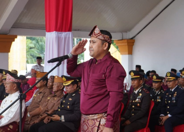 Pimpin Upacara HUT ke-81 RI, Bupati M Syukur Ajak Warga Jaga Keutuhan NKRI