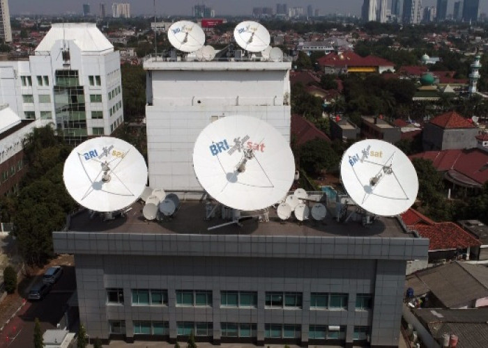 Akses Layanan BRI Tetap Terjaga di Daerah Terisolir Bencana Banjir Bandang melalui Satelit
