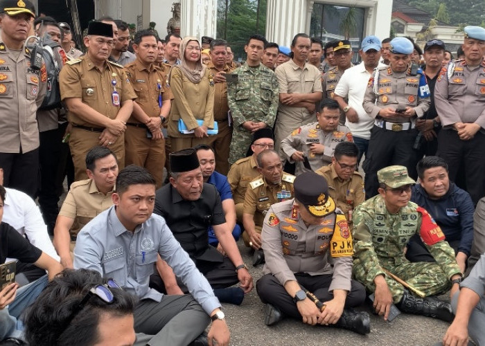 Aliansi Cipayung Plus Gelar Demo di DPRD Jambi, Desak Transparansi Dana Karhutla Rp30 Miliar