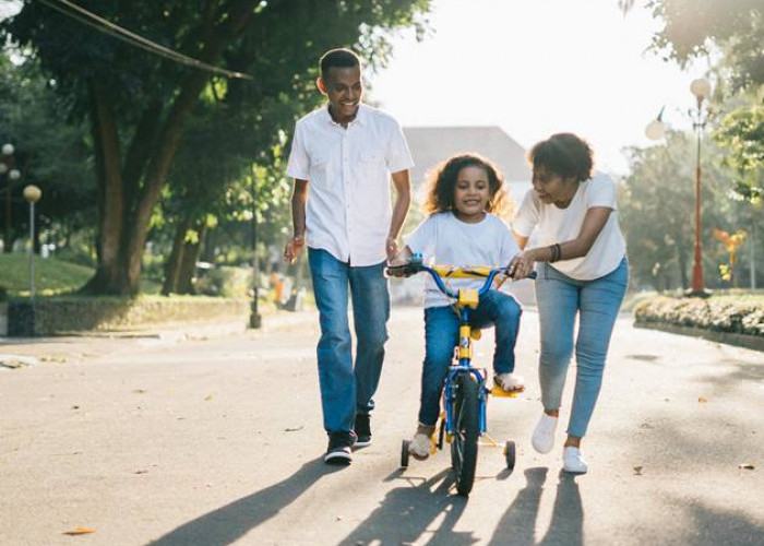 7 Tips Agar Anak Berani Mencoba Hal Baru untuk Tumbuh Percaya Diri