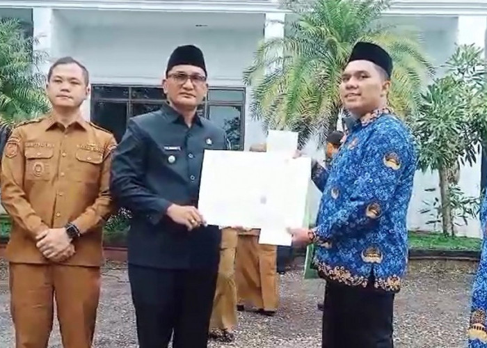 188 CPNS Angkatan 2024 di Sarolangun Terima SK PNS dari Bupati Hurmin