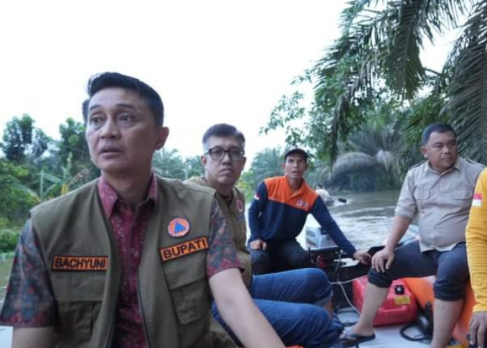 PJ Bupati Muaro Jambi Bachyuni Tinjau Lokasi Banjir di Kecamatan Jaluko 