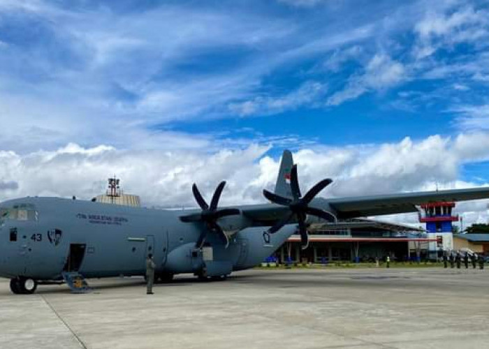 Test Landing di Bandara Wamena dengan Menggunakan Pesawat Herkules Type J TNI AU, A-1343