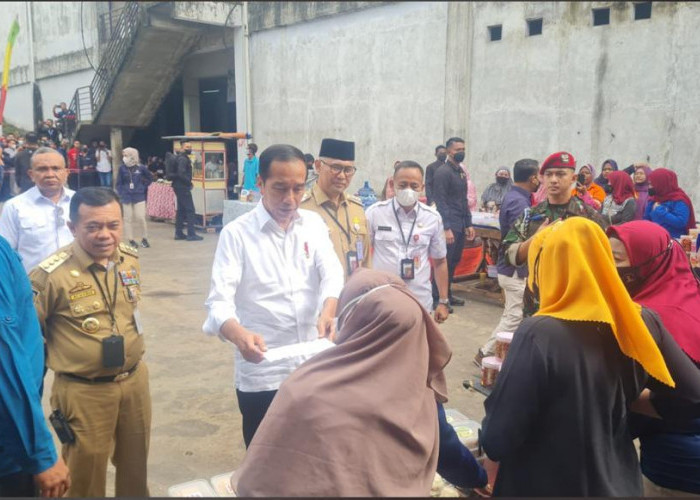 Usai dari Kota Jambi, Presiden Jokowi Kuker di Sungai Gelam, Kabupaten Muaro Jambi