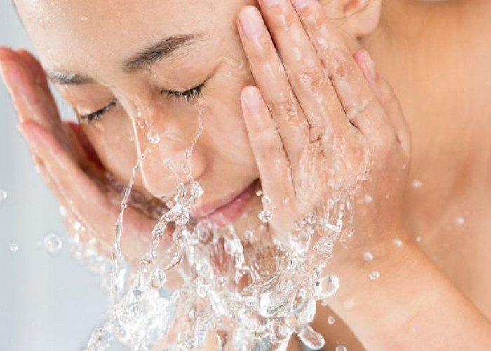 Air Cucian Beras dan Lidah Buaya Bisa Bikin Kulit Glowing Tanpa Skincare Mahal