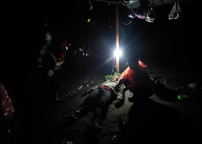 Alami Cedera Kaki, Seorang Pendaki Gunung Kerinci Berhasil Dievakuasi Tim SAR Gabungan